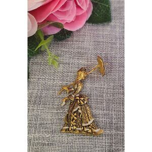 Vintage 1940s Damascene Lady Brooch‎ Figural Parasol
